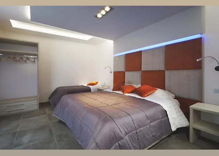 Orange - De Vivo Realty Гостевой дом 4*