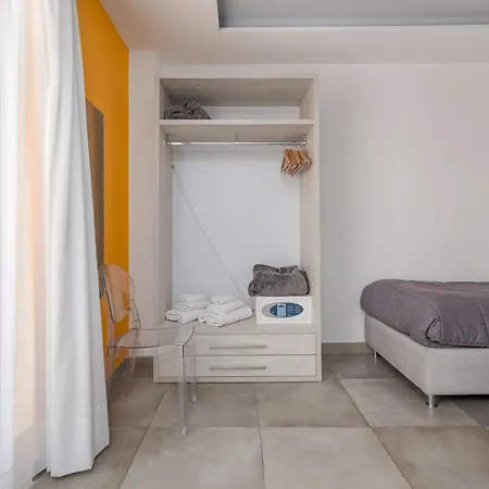 De Vivo Realty - Orange Suites Sorrento 4* Sorrento