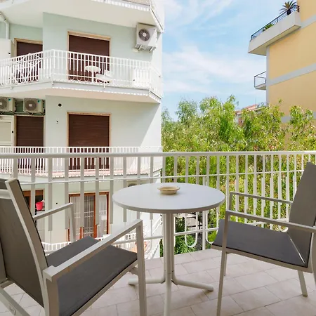 De Vivo Realty - Orange Suites Sorrento Gæstehus 4*