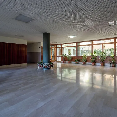 Pensión Orange - De Vivo Realty 4*