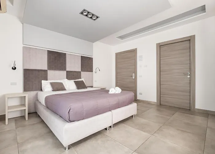 Orange - De Vivo Realty Sorrente