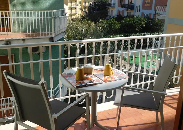 Orange - De Vivo Realty 4*