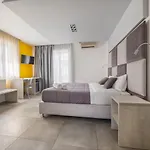 Orange - De Vivo Realty Πανσιόν