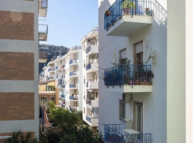 Orange - De Vivo Realty 4*