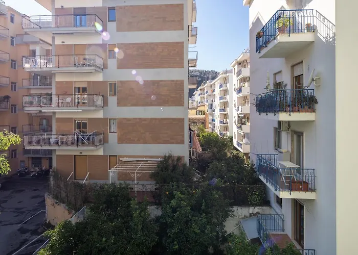 Orange - De Vivo Realty Penzion