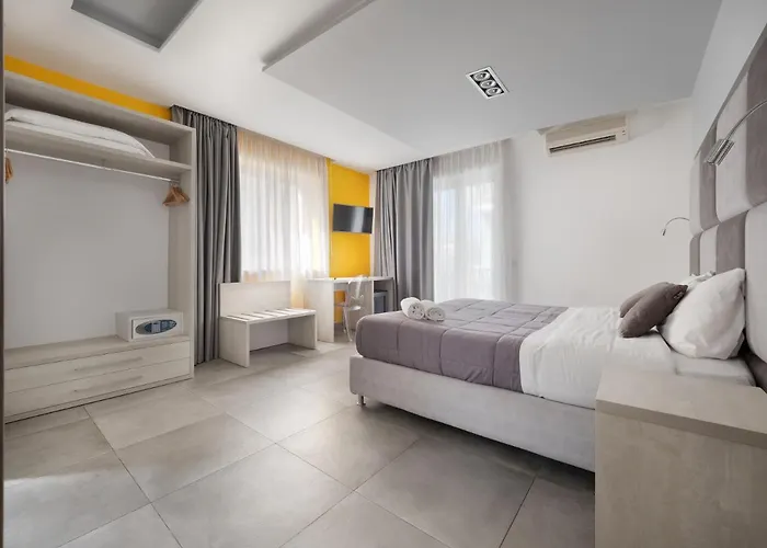 Orange - De Vivo Realty 4*