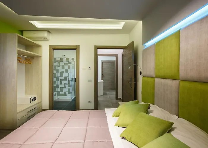 Orange - De Vivo Realty Penzion Sorrento